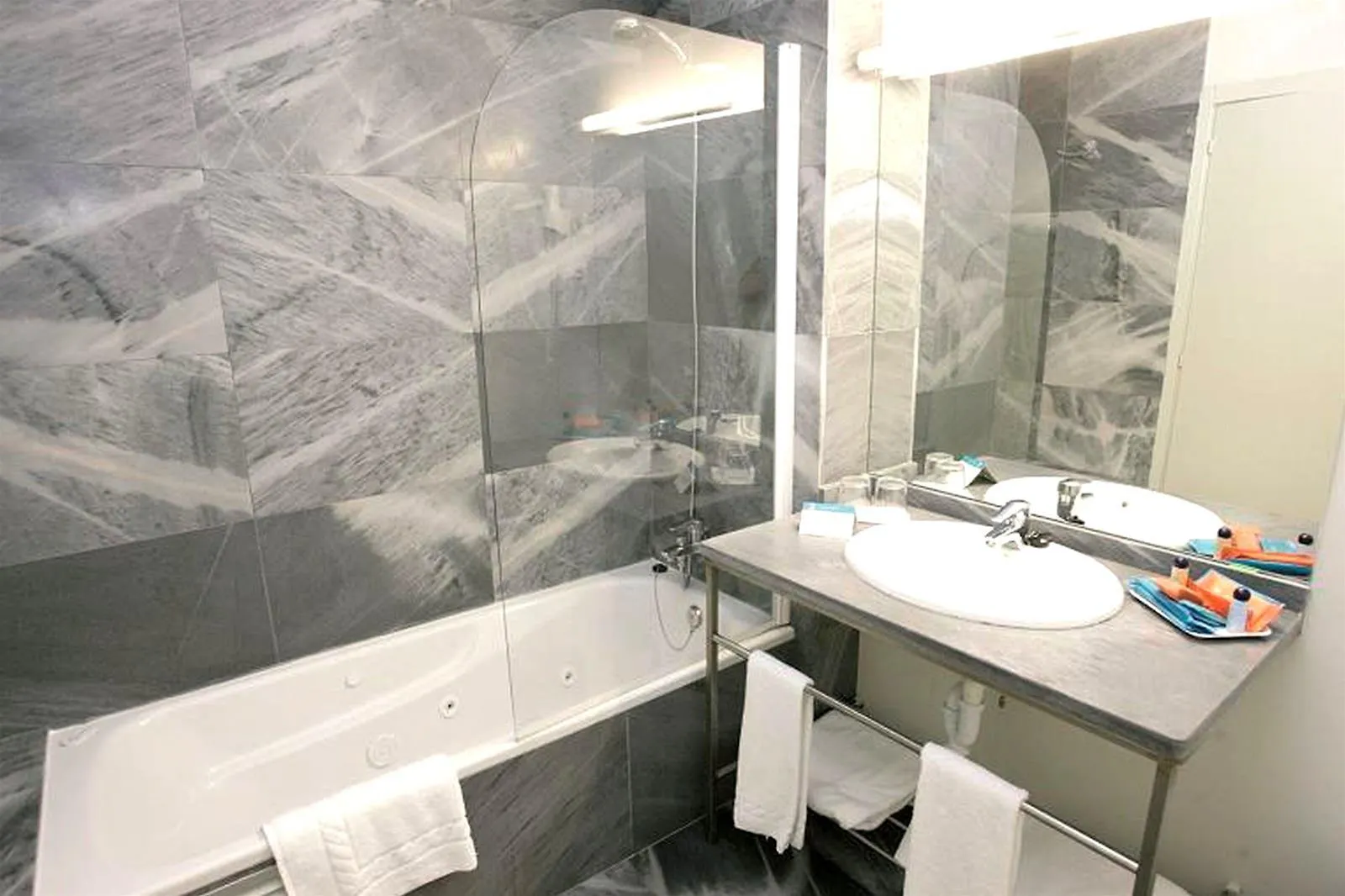 Aisia Deba Hotel Talasoterapia 3*,  Spanje